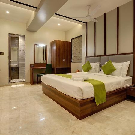 Magnus Fortune House Business Hotel , Magarpatta Mundhva Exterior foto