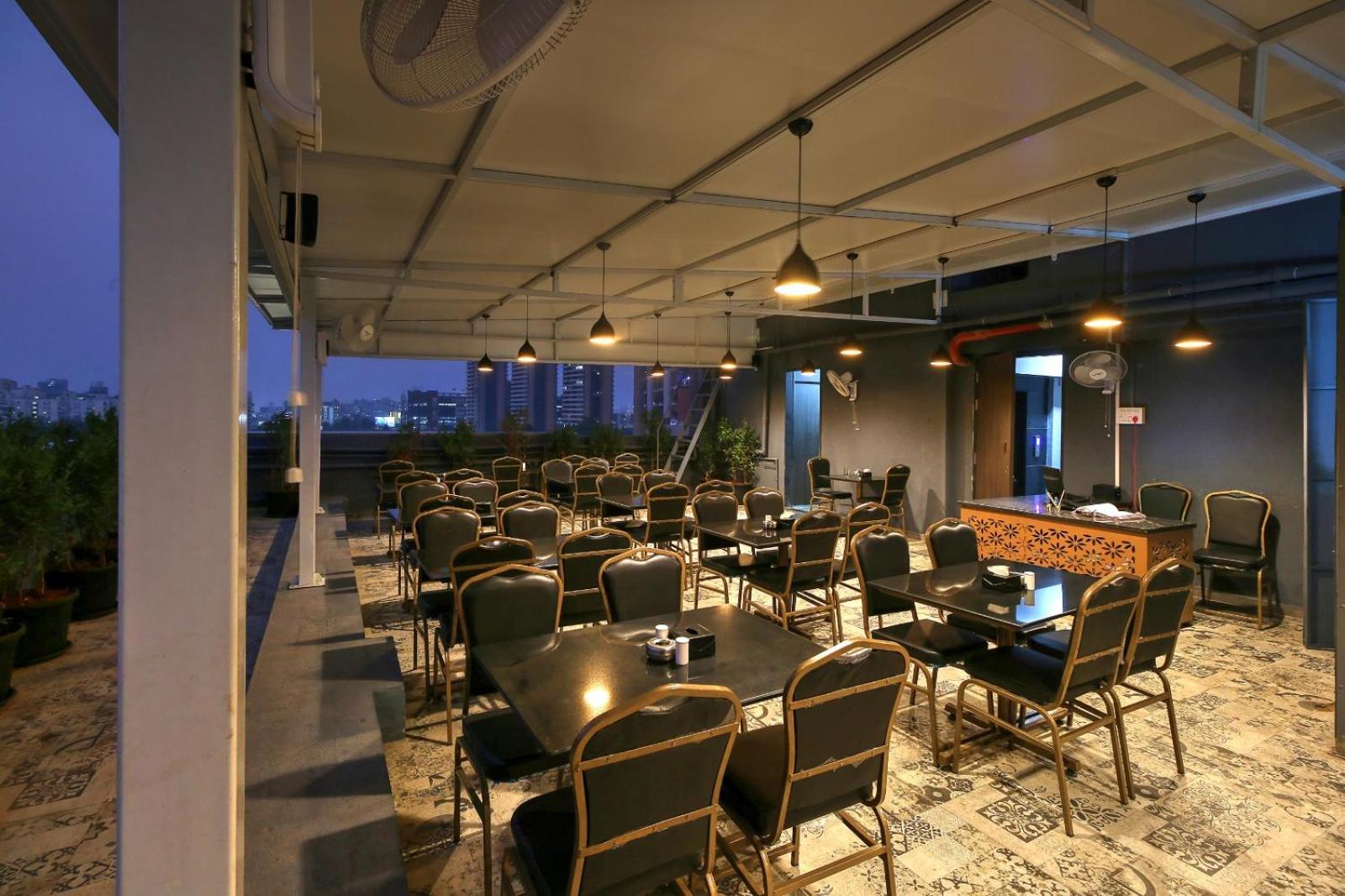 Magnus Fortune House Business Hotel , Magarpatta Mundhva Exterior foto