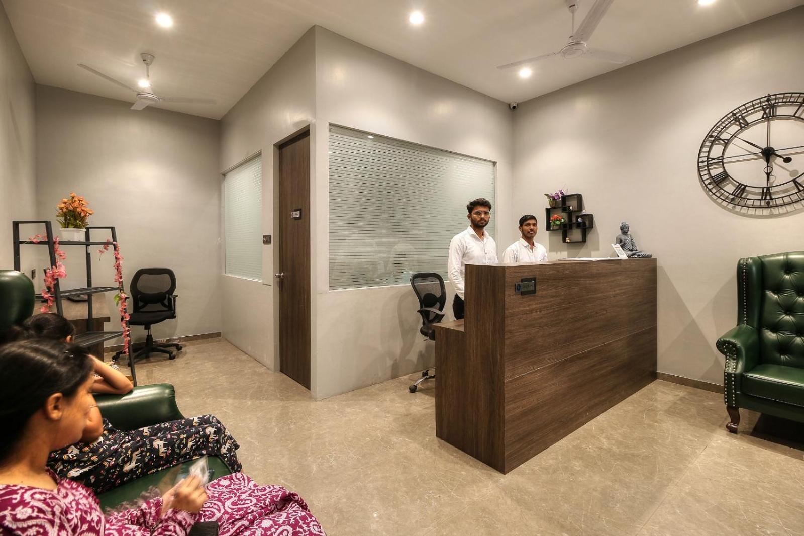Magnus Fortune House Business Hotel , Magarpatta Mundhva Exterior foto