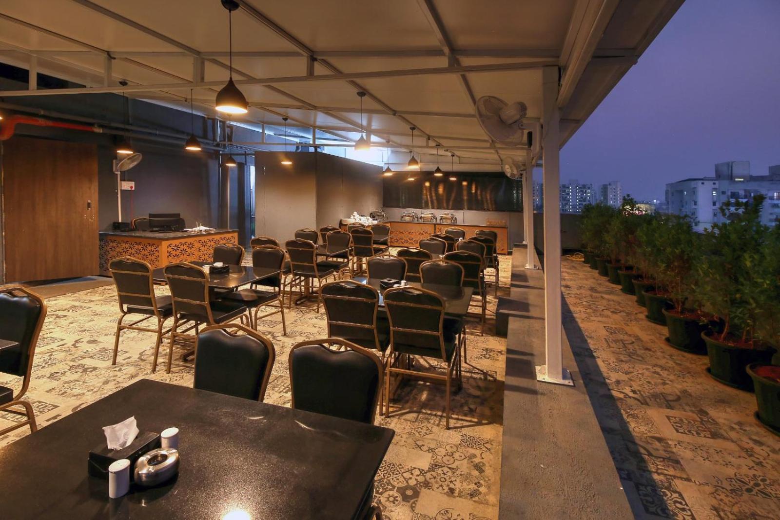 Magnus Fortune House Business Hotel , Magarpatta Mundhva Exterior foto