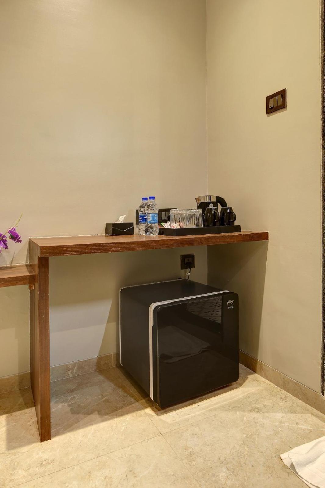 Magnus Fortune House Business Hotel , Magarpatta Mundhva Exterior foto