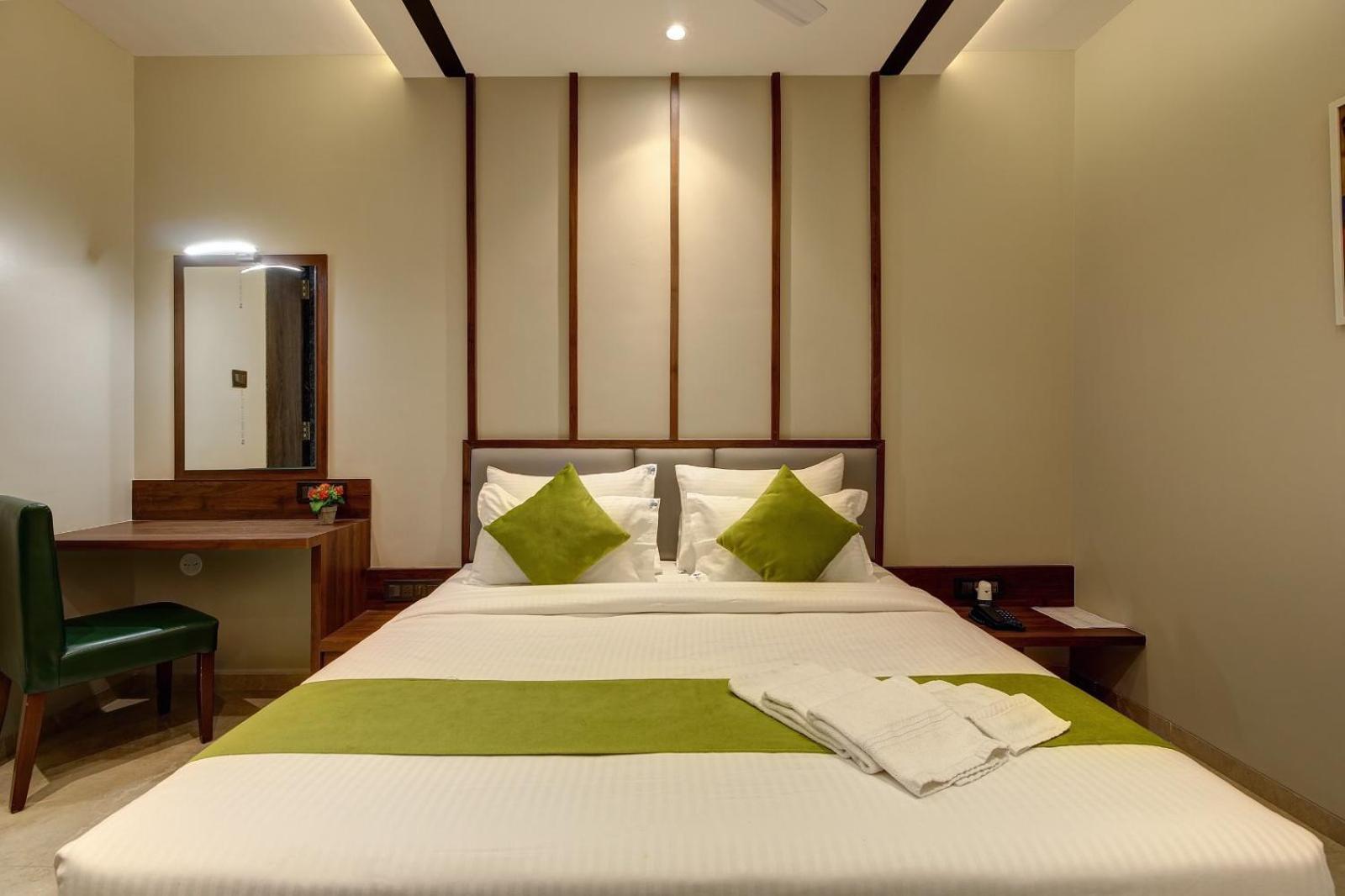 Magnus Fortune House Business Hotel , Magarpatta Mundhva Exterior foto