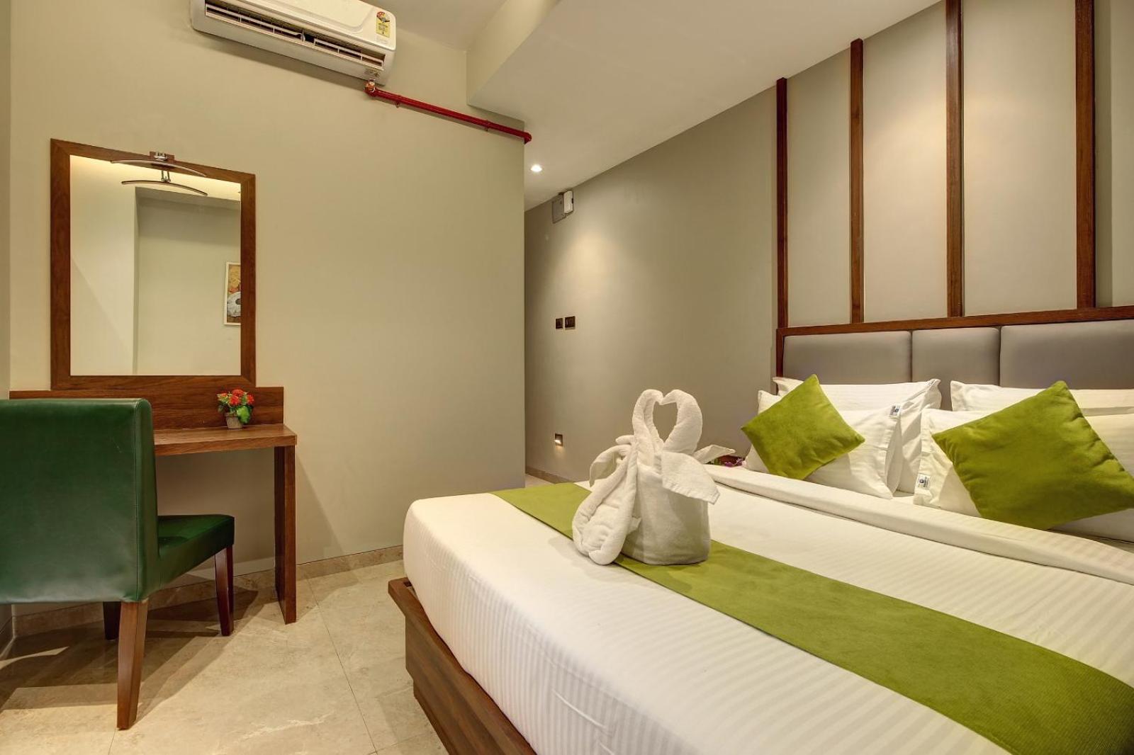 Magnus Fortune House Business Hotel , Magarpatta Mundhva Exterior foto