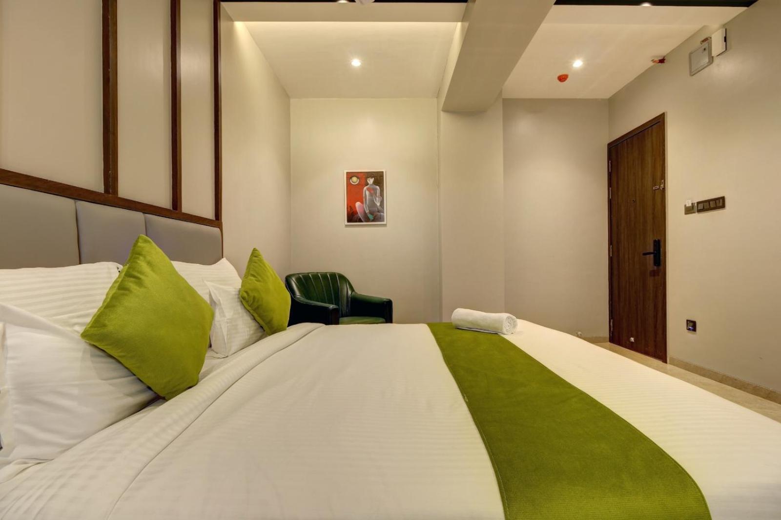 Magnus Fortune House Business Hotel , Magarpatta Mundhva Exterior foto