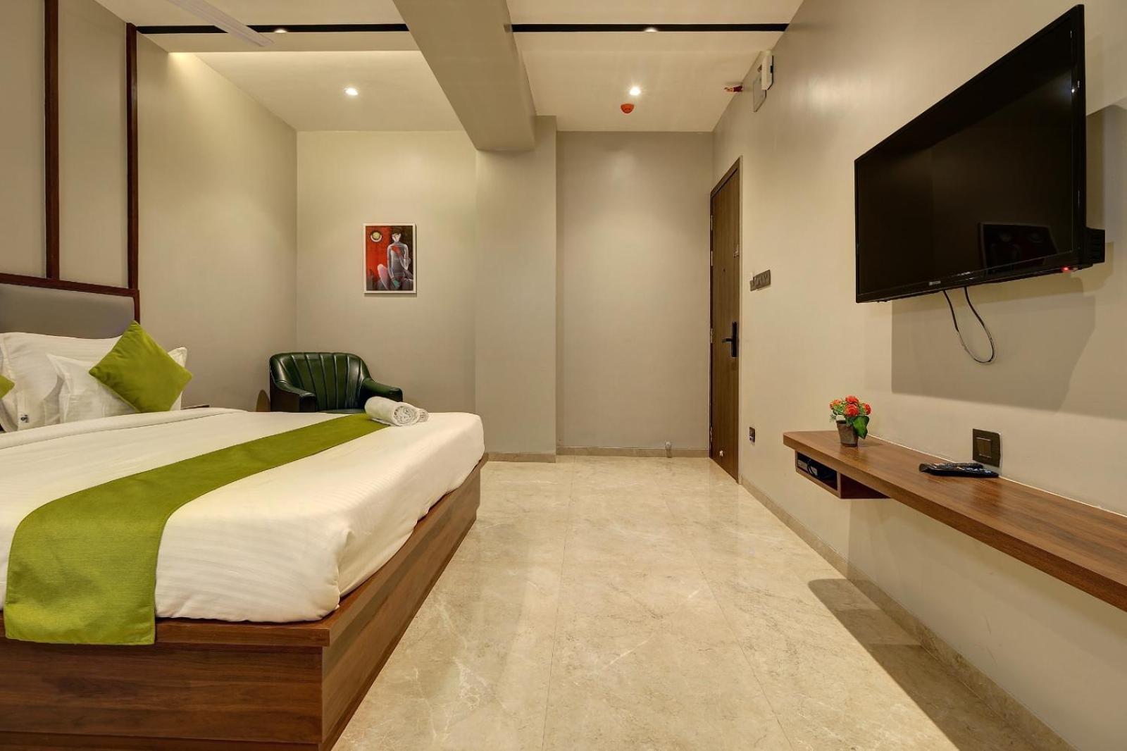 Magnus Fortune House Business Hotel , Magarpatta Mundhva Exterior foto
